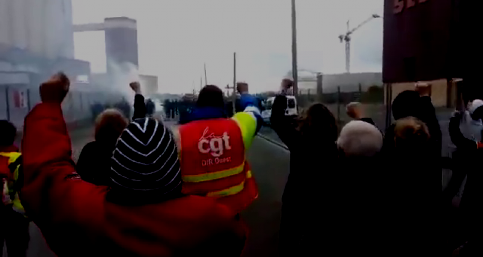 blocked refinery France 2016